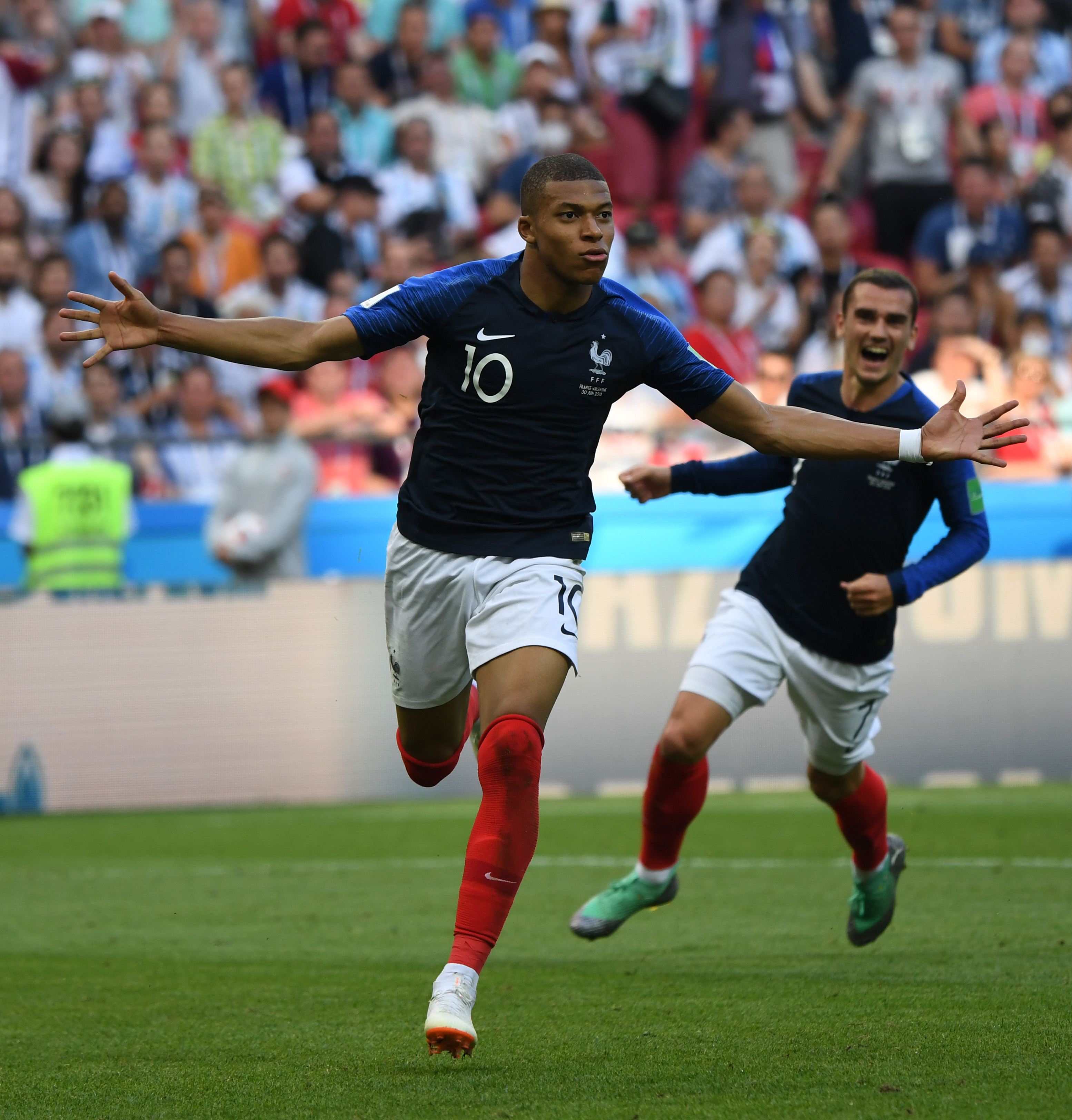 罗马诺&莫雷托：米兰接近签下20岁哥伦比亚后卫阿里萨拉（米兰接近敲定20岁哥伦比亚后卫阿里萨拉（罗马诺／莫雷托））