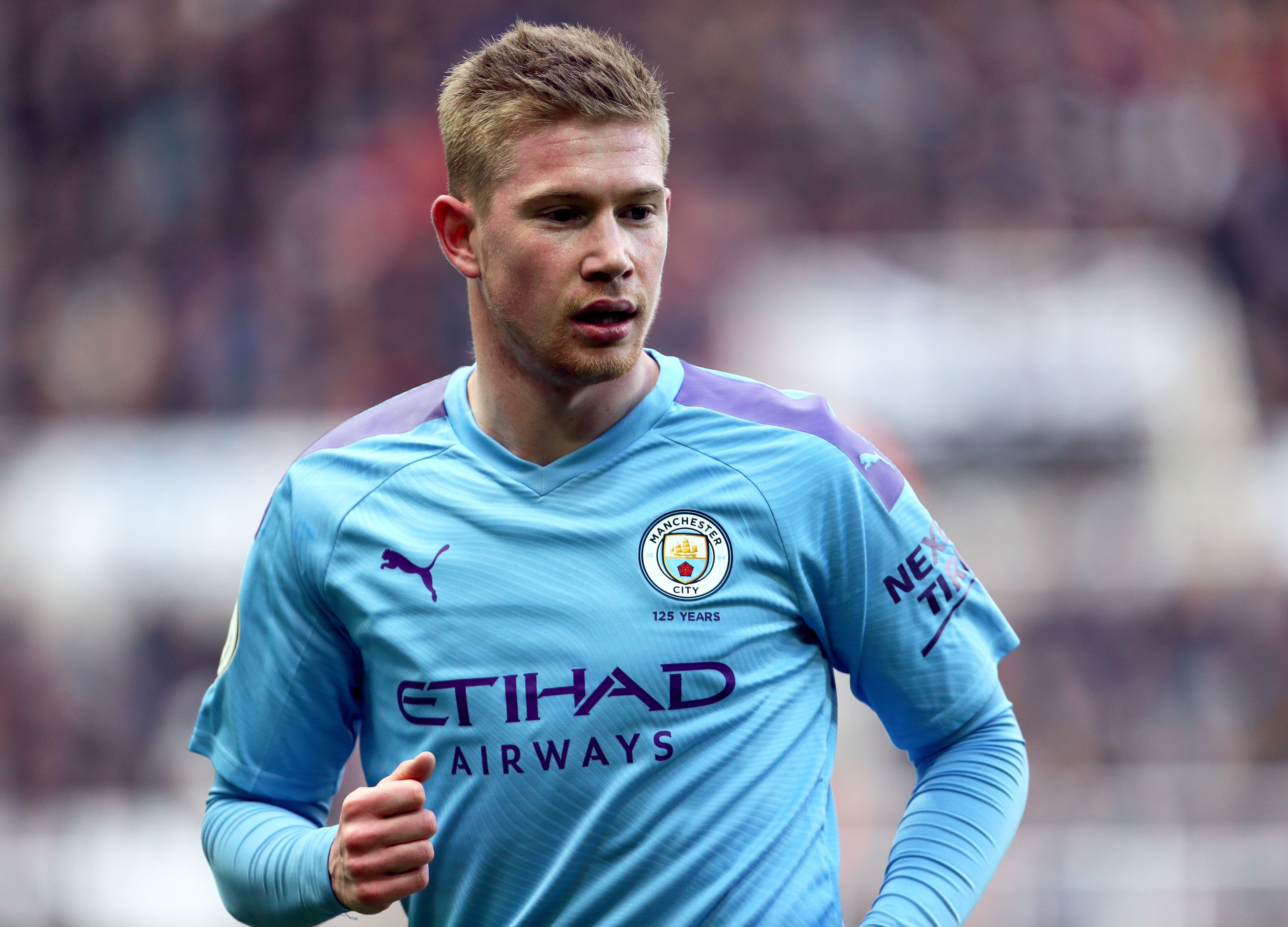 AC米兰在意大利杯1／8决赛中0-1不敌拉齐奥，终结13连胜，遭遇赛季首败。（意大利杯1／8决赛，AC米兰0-1不敌拉齐奥，13连胜止步遭遇赛季首败）