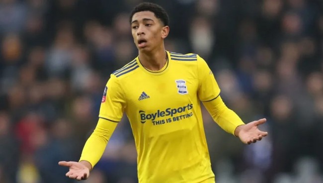 HWG！罗马诺：切尔西母公司签下16岁布基纳法索中场宗戈（罗马诺确认：切尔西母公司完成签约16岁布基纳法索中场宗戈）