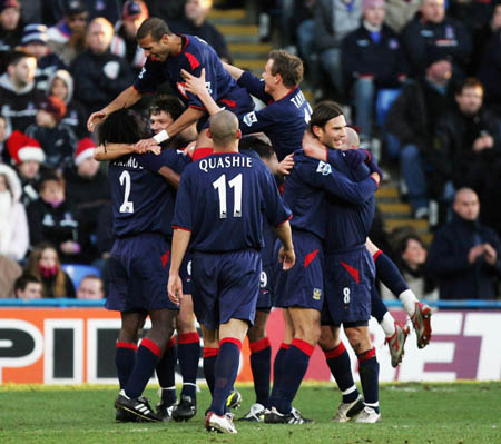 沙特球队老板：萨拉赫太老了，维尼修斯来这里一定能大放异彩（沙特俱乐部老板：萨拉赫年纪偏大，维尼修斯若加盟必将闪耀）