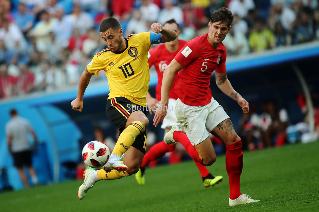 法尔克：于帕优先考虑与拜仁续约，也会考虑巴黎和皇马（法尔克：于帕倾向与拜仁续约，巴黎与皇马仍在候选名单）