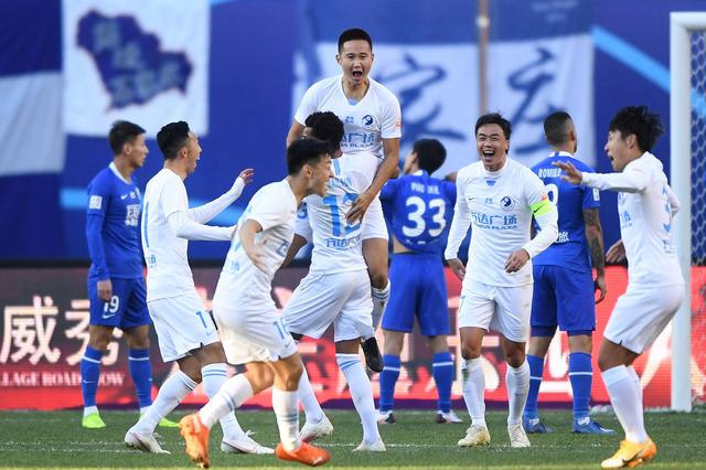 利物浦直接加点钱拿维尔茨去和皇马换修斯算了（利物浦再添点转会费，用维尔茨同皇马交换维尼修斯不就行了）