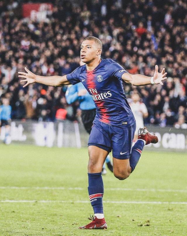 莫雷托：米兰和迈尼昂达成协议后搁置续约，球员接近离队（莫雷托：米兰与迈尼昂同意暂缓续约，球员离队在即）