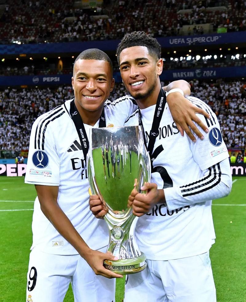 英超：曼城主场3-1击败布莱顿（英超：曼城主场3-1力克布莱顿）