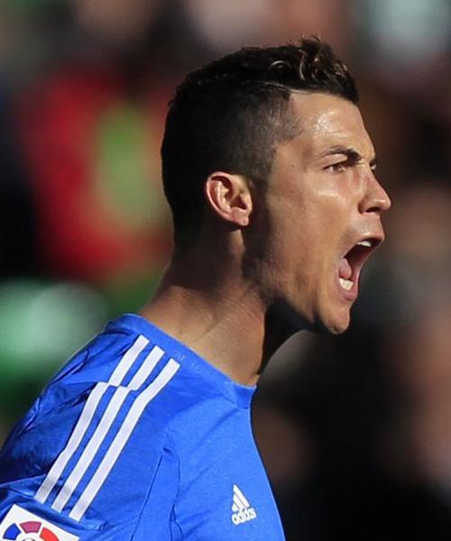 小孔塞桑：和伊尔迪兹一起踢球很容易；相信我未来会进很多球（小孔塞桑：和伊尔迪兹搭档很顺，我有信心未来攻入大量进球）