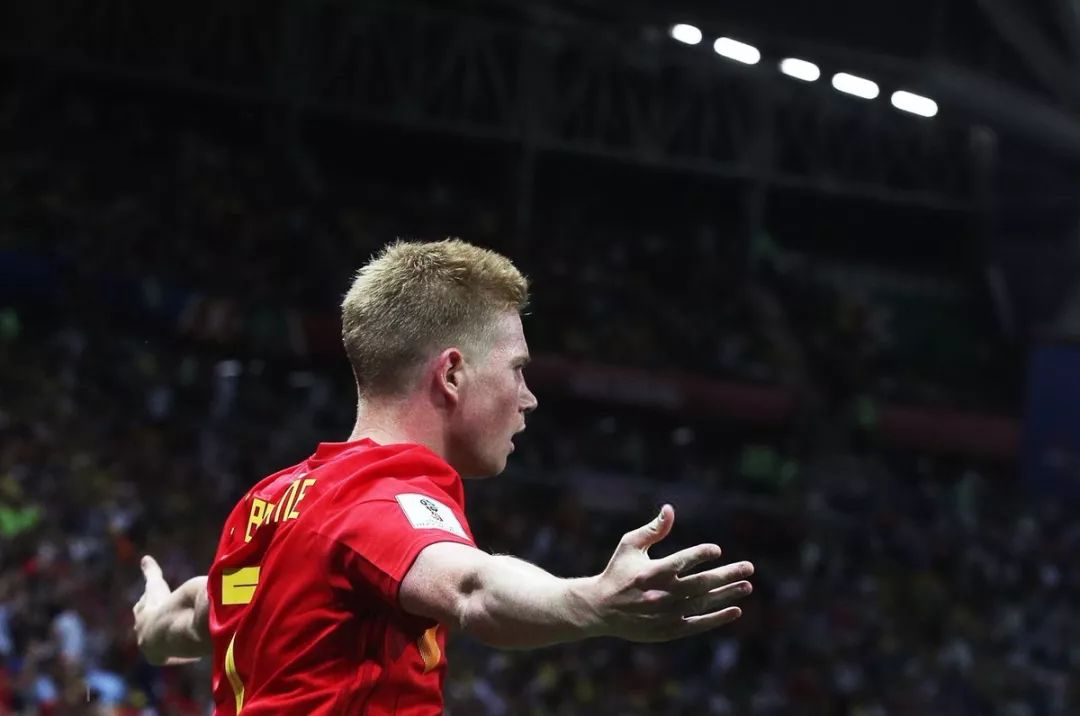 篮球勇士球星连续三场助攻上双（勇士球星三场连送两位数助攻）